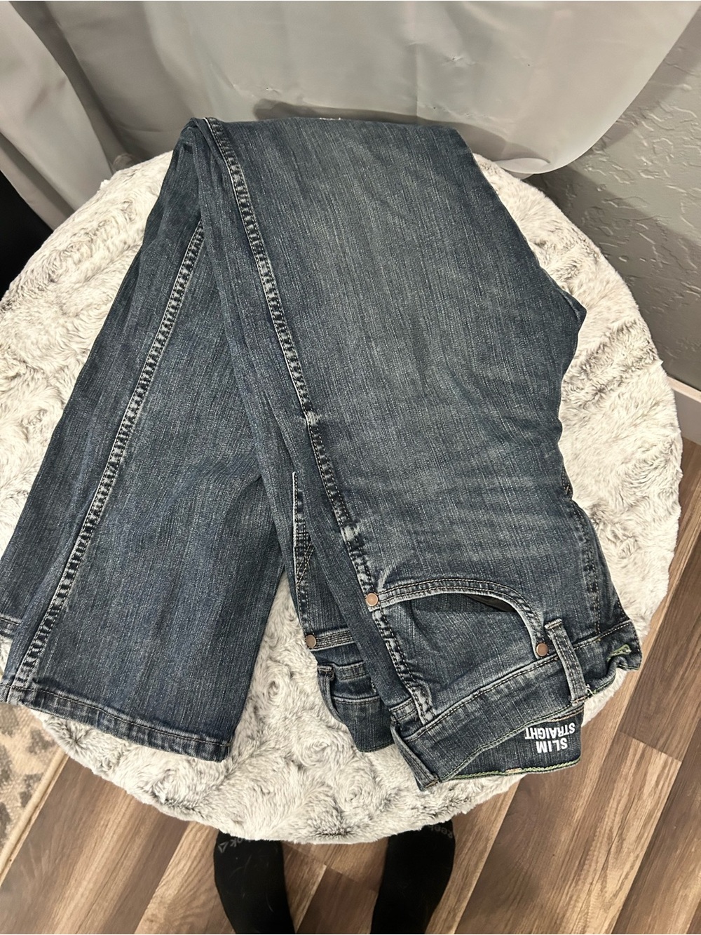 Wrangler Retro Slim Straight Men's Jeans in Washed Blue